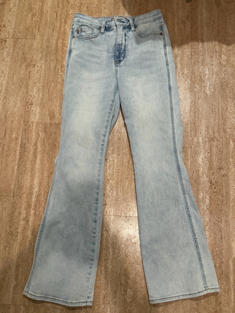 Judy Blue Light Wash Flare Jeans - Pale Blue size 7.